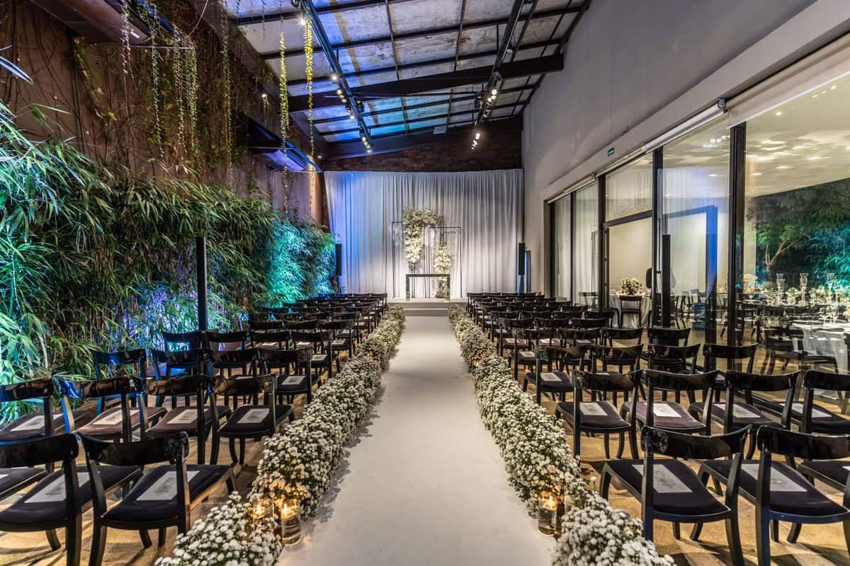 Wedding ceremony photographed by Worth Lens